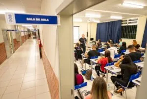 Salário de R$ 10,7 mil: UEM abre seleção para professores de Botânica e Agroecologia