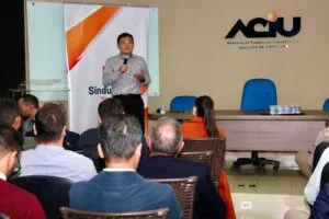 Sinduscon-PR-Noroeste apresenta prêmio a construtoras da região de Umuarama