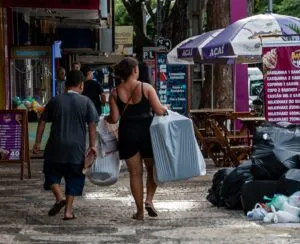 Comércio de Umuarama funciona em horário estendido neste sábado