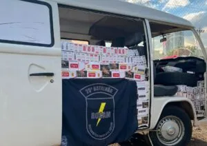 Homem é preso com Kombi carregada de cigarros contrabandeados após perseguição na PR-323