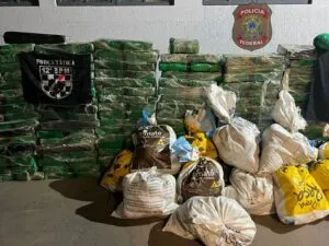 Polícia Ambiental de Umuarama apreende mais de 1,3 tonelada de drogas no Rio Paraná