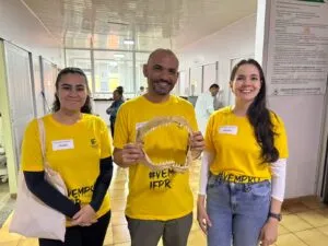Voluntários do IFPR levam curiosidades científicas a pacientes do Hospital Cemil