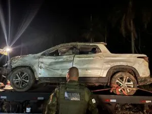 Caminhonete de desaparecidos é retirada de bunker na zona rural de Icaraíma