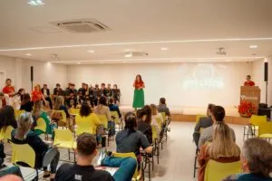 Aciu lança campanha Natal de Luz 2025 com sorteio de oito motos e R$ 50 mil em prêmios