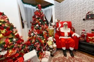 Na quinta: chegada do Papai Noel é antecipada em Umuarama por causa da previsão de chuva