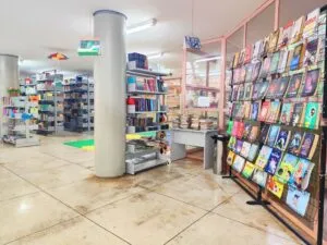 Renovada, viva e alegre: assim é a Biblioteca Rocha Pombo, em Umuarama
