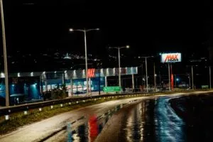 Iluminação em LED moderniza trecho da PR-323 e aumenta a segurança viária em Umuarama