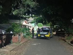 Feminicídio: mulher é morta a tiros dentro de residência pelo ex-companheiro