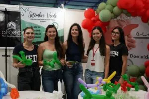 Estudantes de Medicina da Unipar conscientizam sobre doação de órgãos na Expo Umuarama