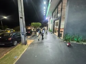 Operação de fiscalização interdita comércio e apreende mercadorias em Umuarama